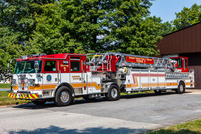Howard County Fire Department apparatus TDA Pierce tiller